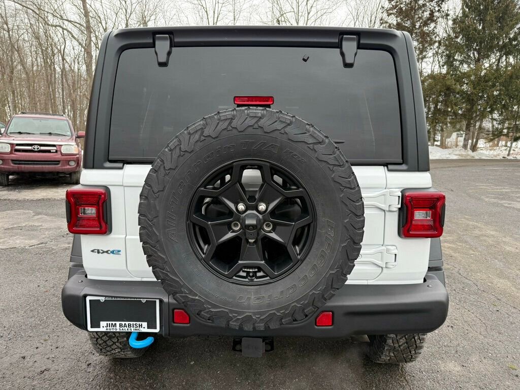 Used 2023 Jeep Wrangler Unlimited Rubicon 4xe image 4