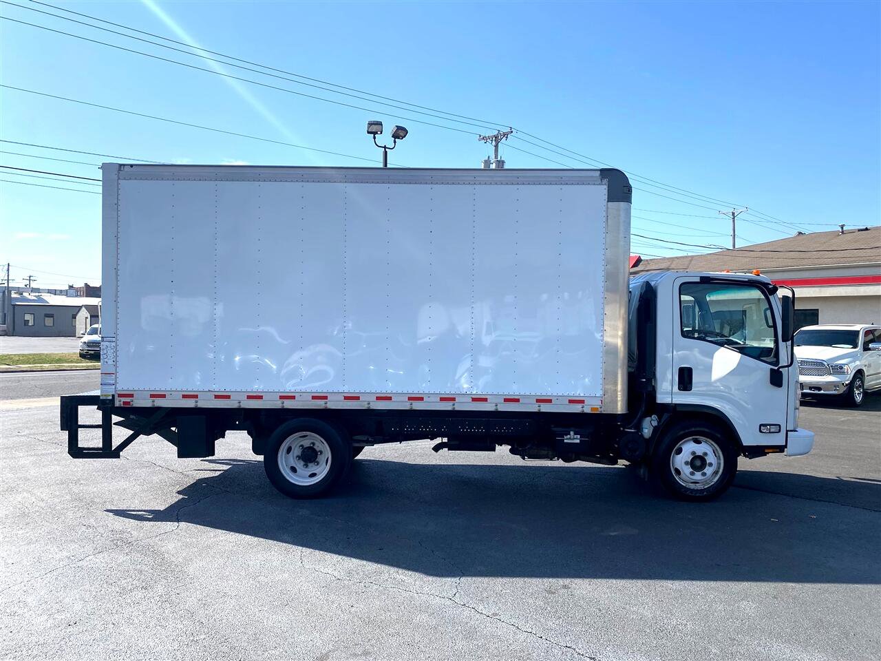 Used 2020 Isuzu NPR image 4