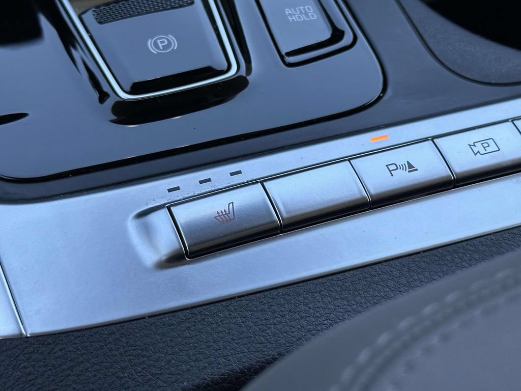 Used 2026 Kia Carnival EX FWD image 21