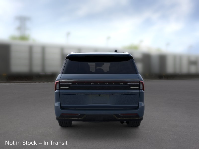 Certified 2026 Lincoln Navigator L Reserve AWD/4WD image 5