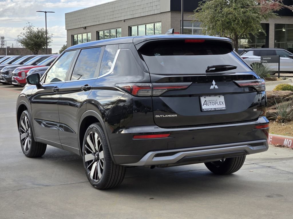 New 2026 Mitsubishi Outlander SE image 3
