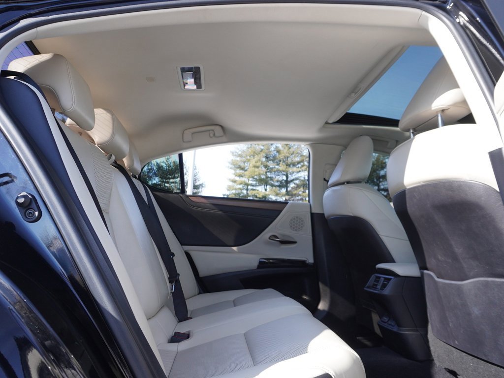 Used 2023 Lexus ES 250 w/ Premium Package image 36
