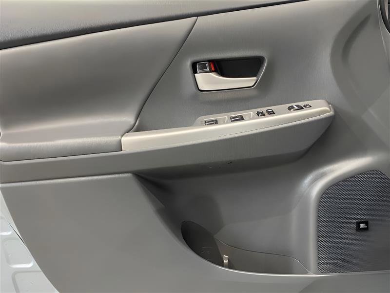 Used 2012 Toyota Prius V Five FWD image 9