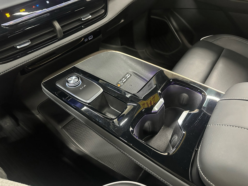 Certified 2025 Buick Enclave Avenir image 34