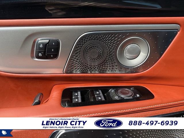 Used 2025 Lincoln Nautilus Black Label image 19