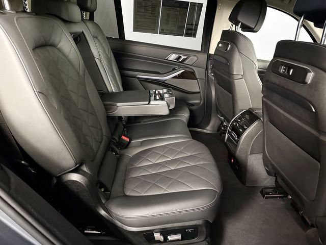Used 2024 BMW X7 xDrive40i w/ Premium Package image 39