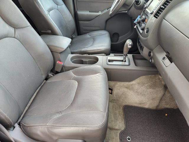 Used 2015 Nissan Frontier SL RWD image 19