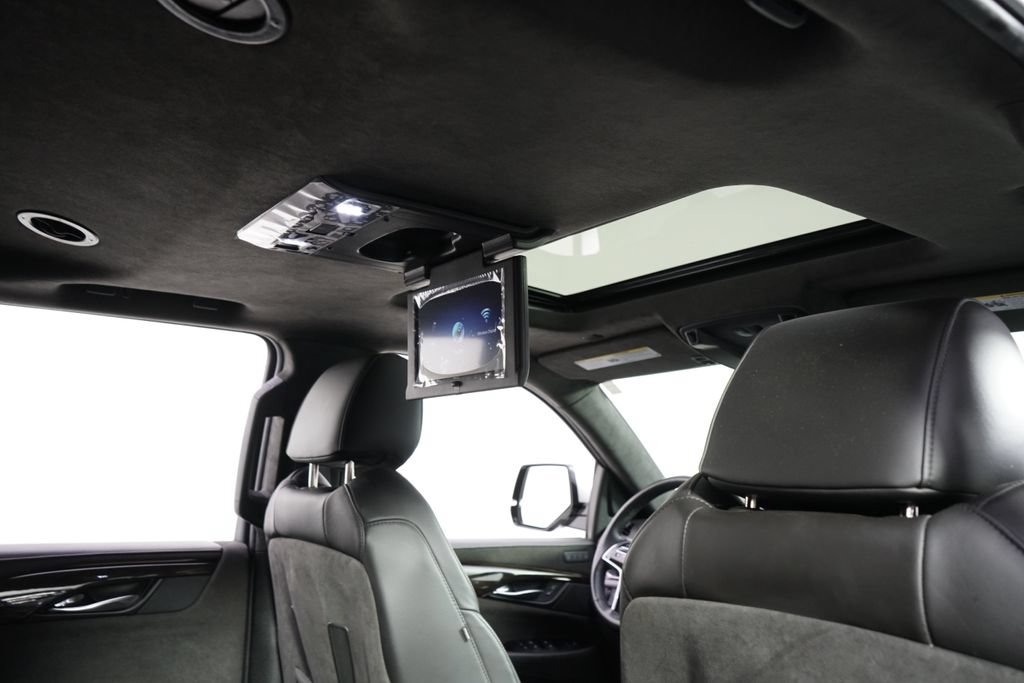 Used 2020 Cadillac Escalade Platinum AWD/4WD image 17