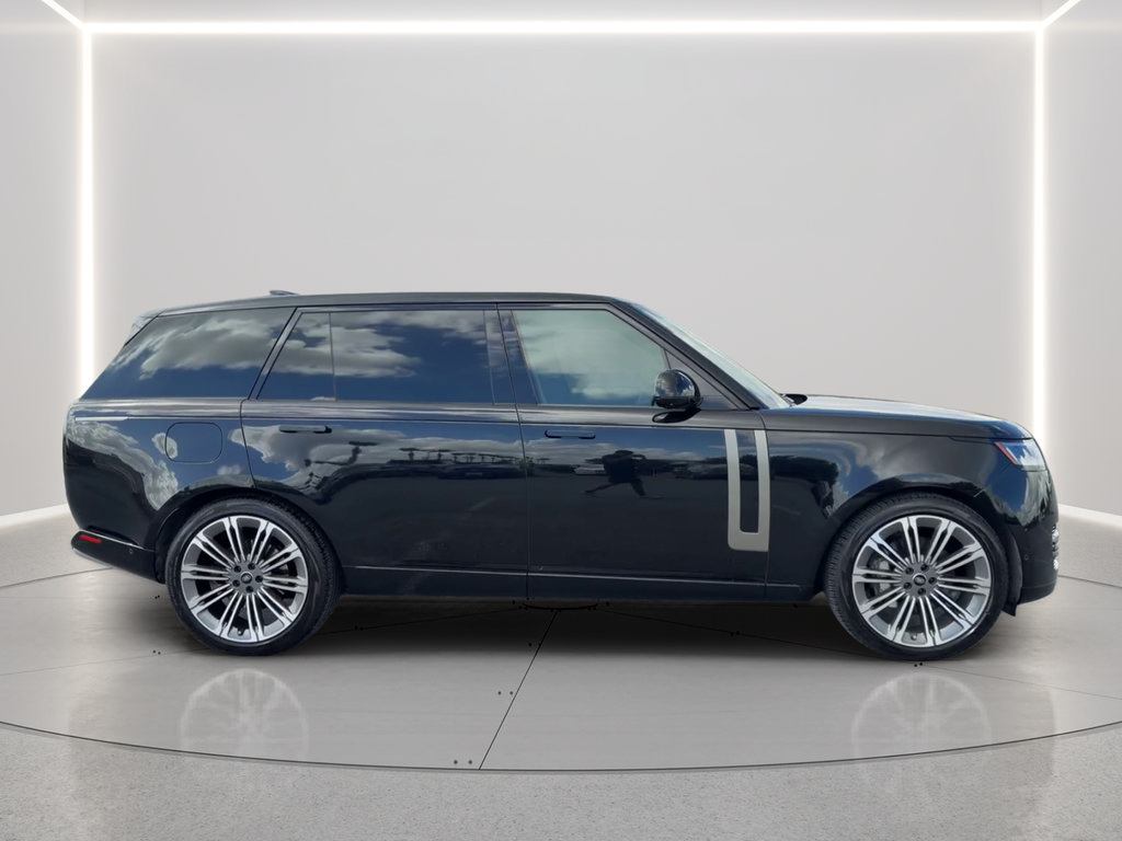 Used 2024 Land Rover Range Rover Long Wheelbase SE AWD/4WD image 4