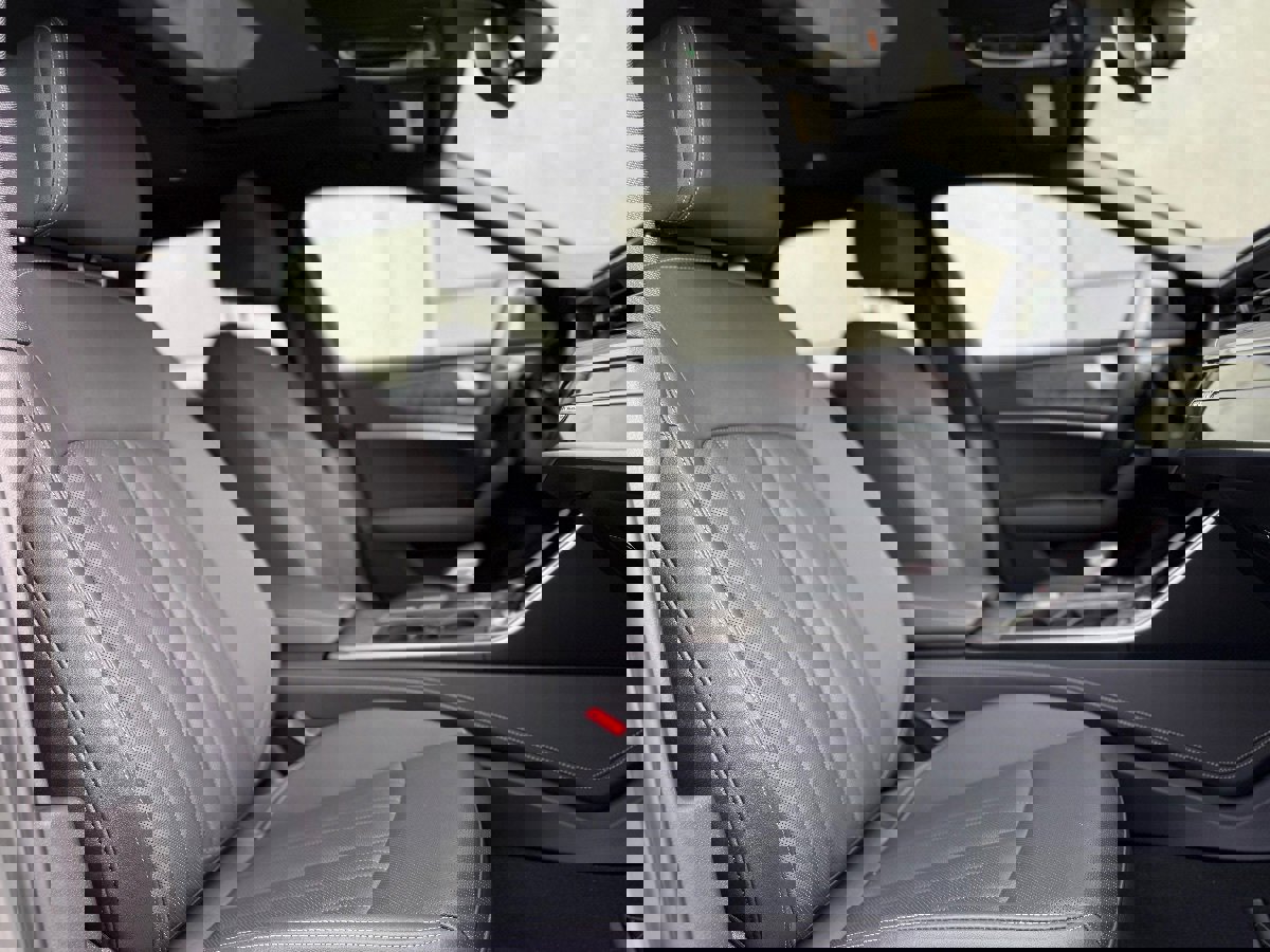 Used 2024 Audi A6 Premium Plus w/ Executive Package image 18