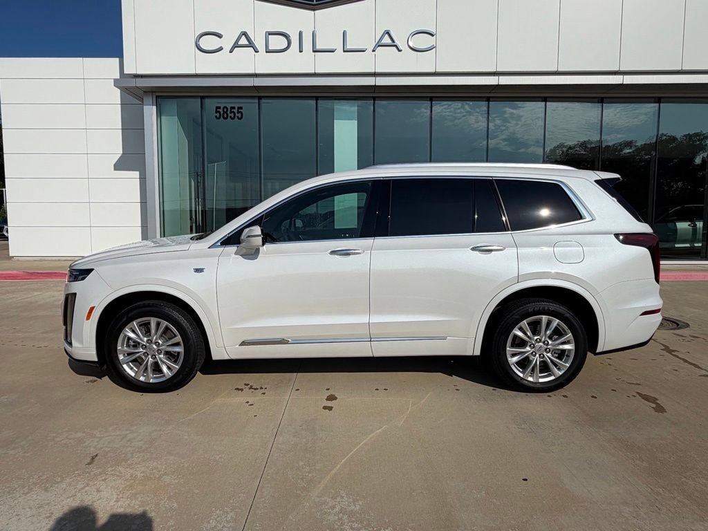 Used 2024 Cadillac XT6 Luxury FWD image 2