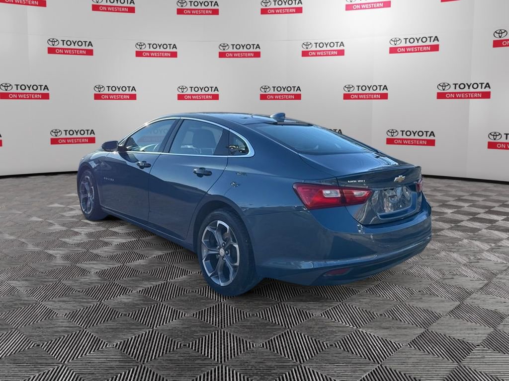 Used 2024 Chevrolet Malibu LT image 3