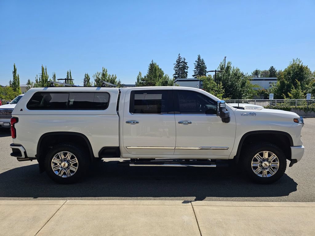 Used 2025 Chevrolet Silverado 2500 High Country w/ High Country Premium Package AWD/4WD image 6