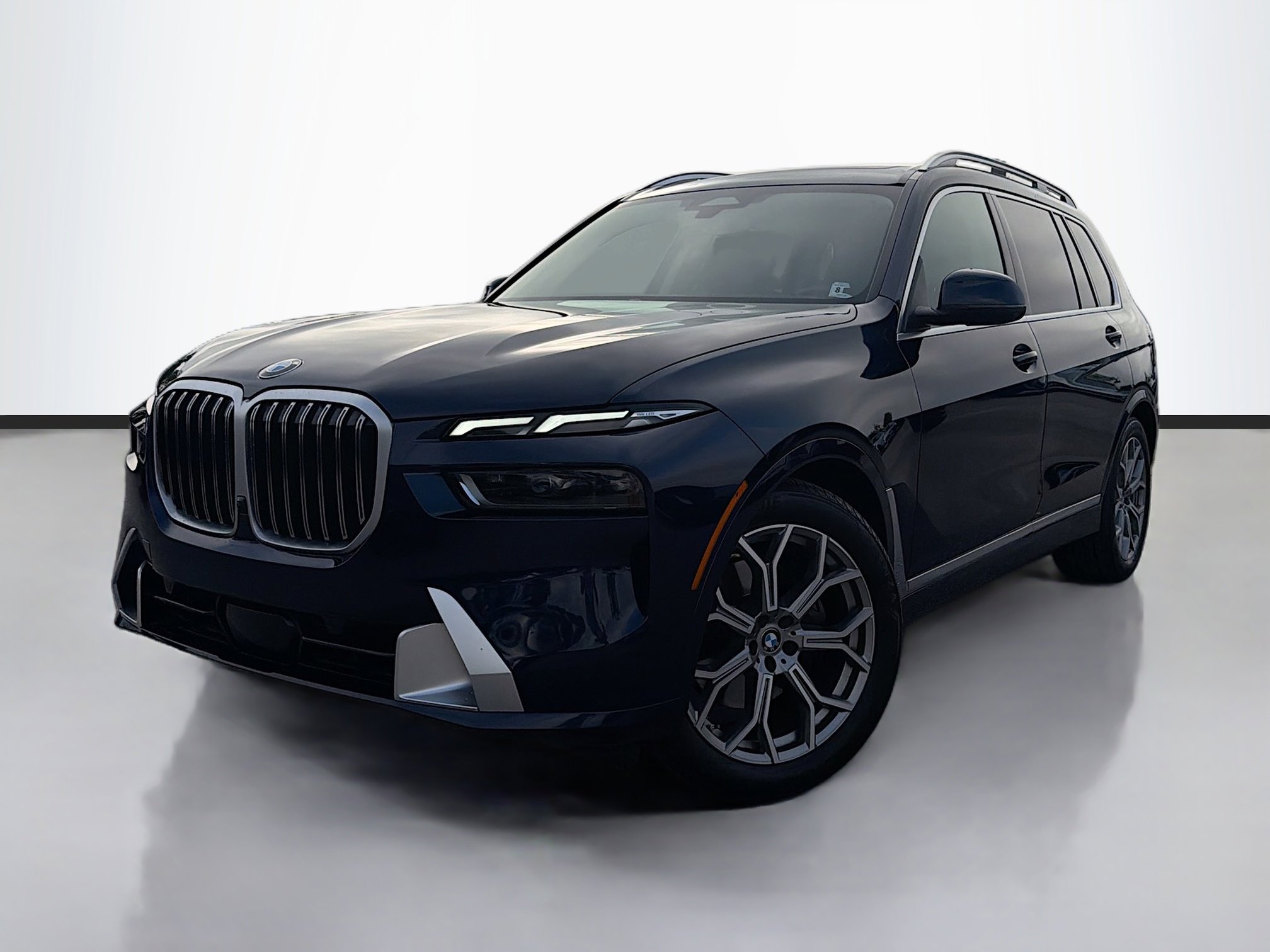 Used 2024 BMW X7 xDrive40i w/ Premium Package AWD/4WD image 1