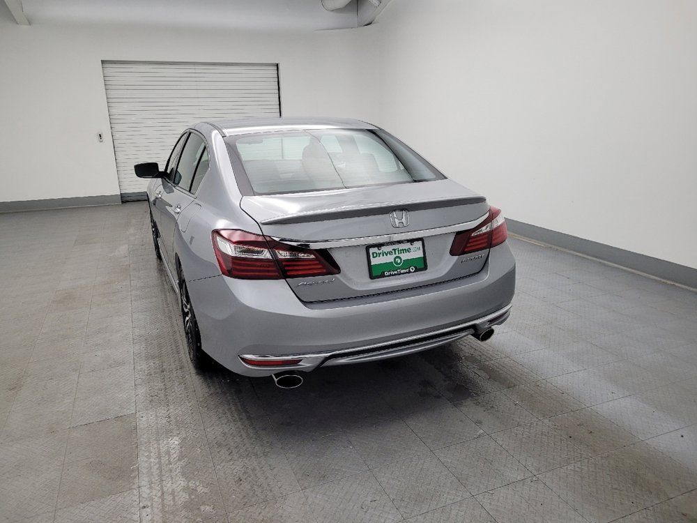 Used 2017 Honda Accord Sport image 6