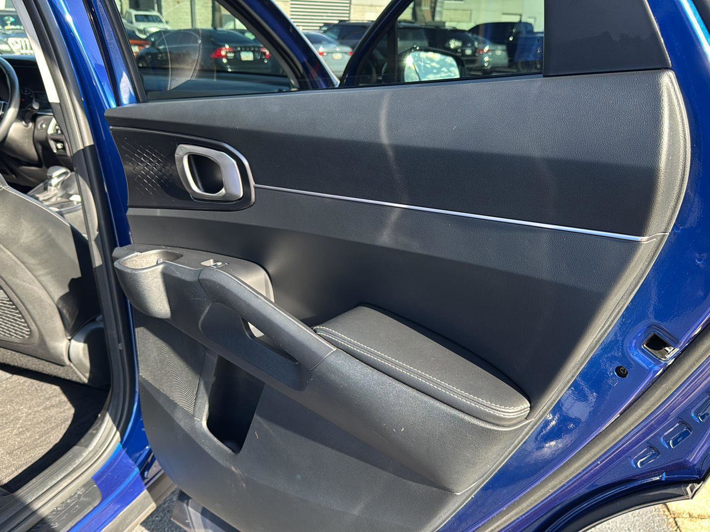 Used 2022 Kia Sorento S image 13