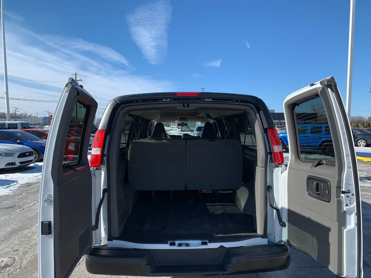 Used 2023 Chevrolet Express 3500 LS RWD image 6