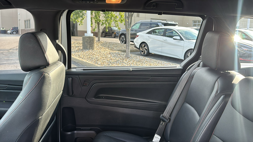 Used 2023 Honda Odyssey Sport image 30