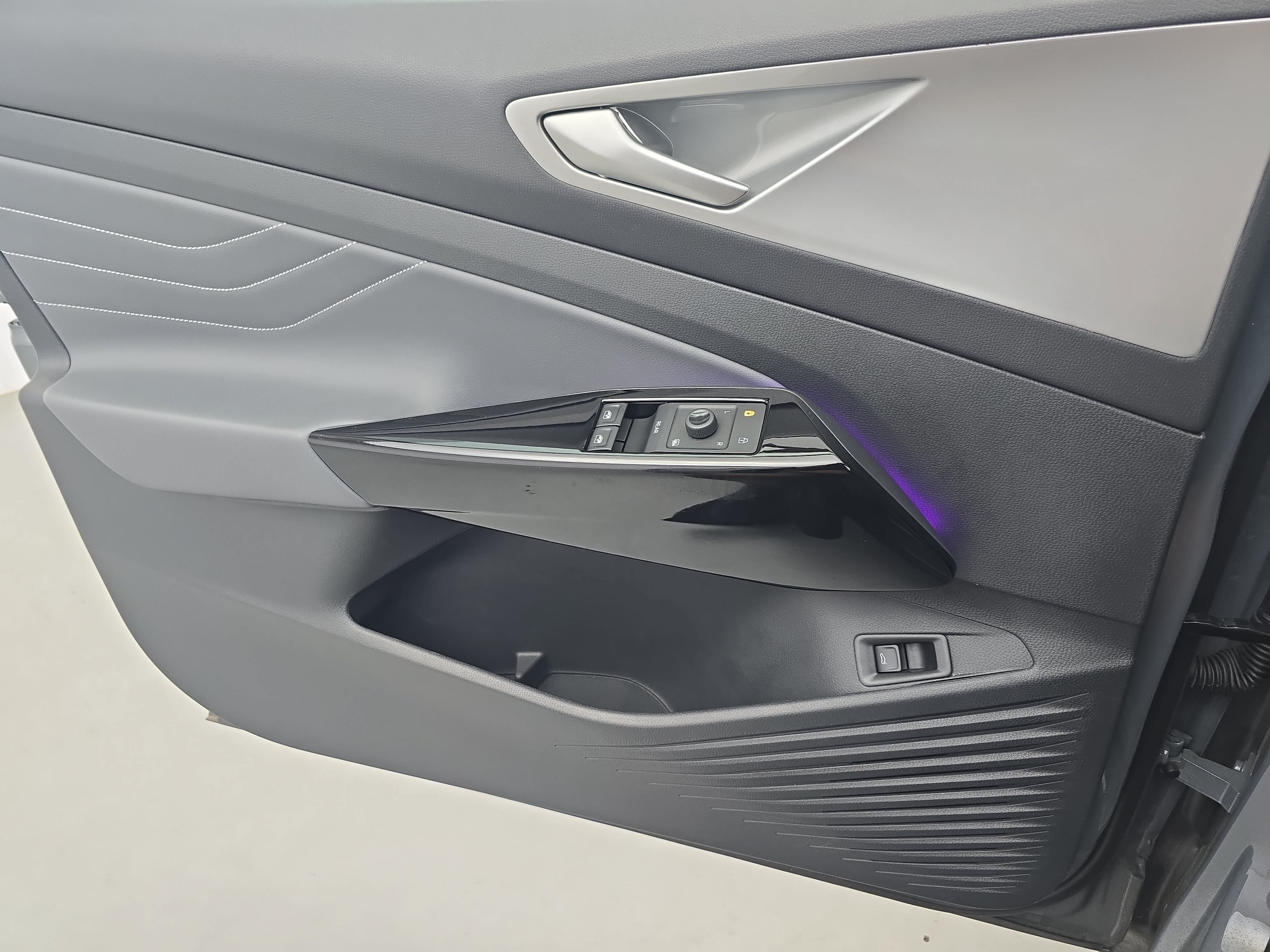 Certified 2024 Volkswagen ID.4 S RWD image 28