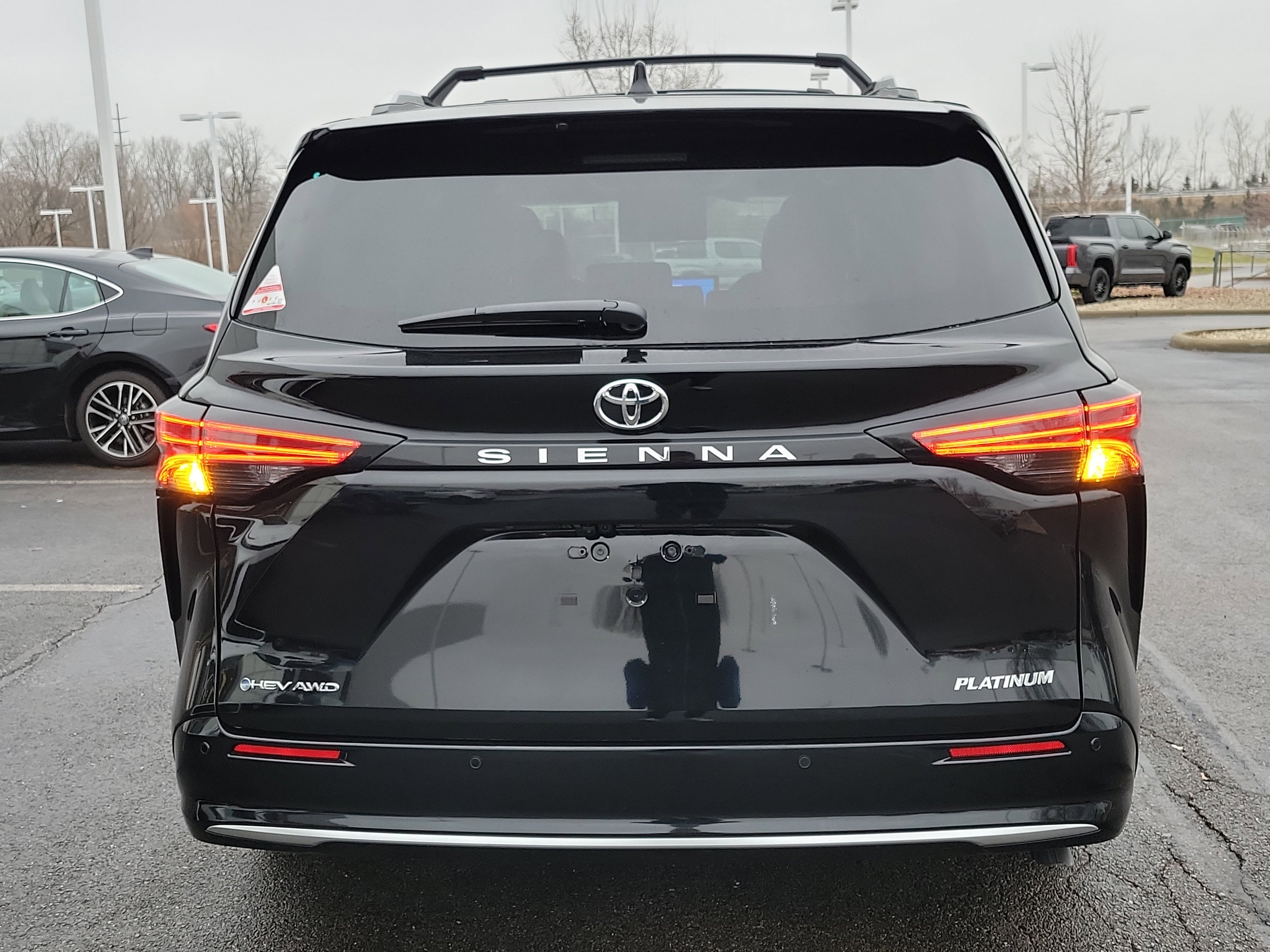 New 2026 Toyota Sienna Platinum image 4