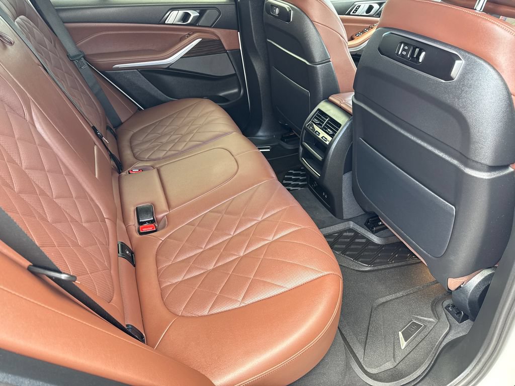 Used 2024 BMW X5 xDrive40i w/ Premium Package AWD/4WD image 16