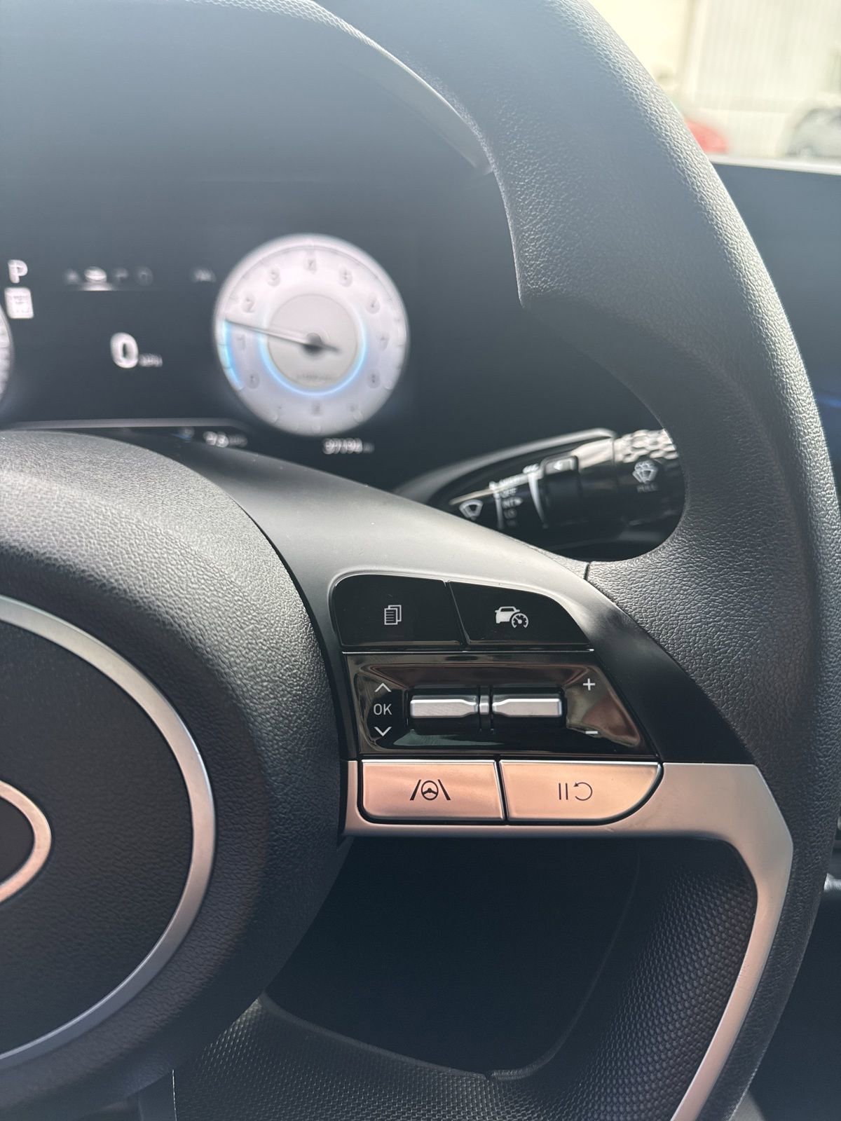 Used 2024 Hyundai Elantra SEL image 13