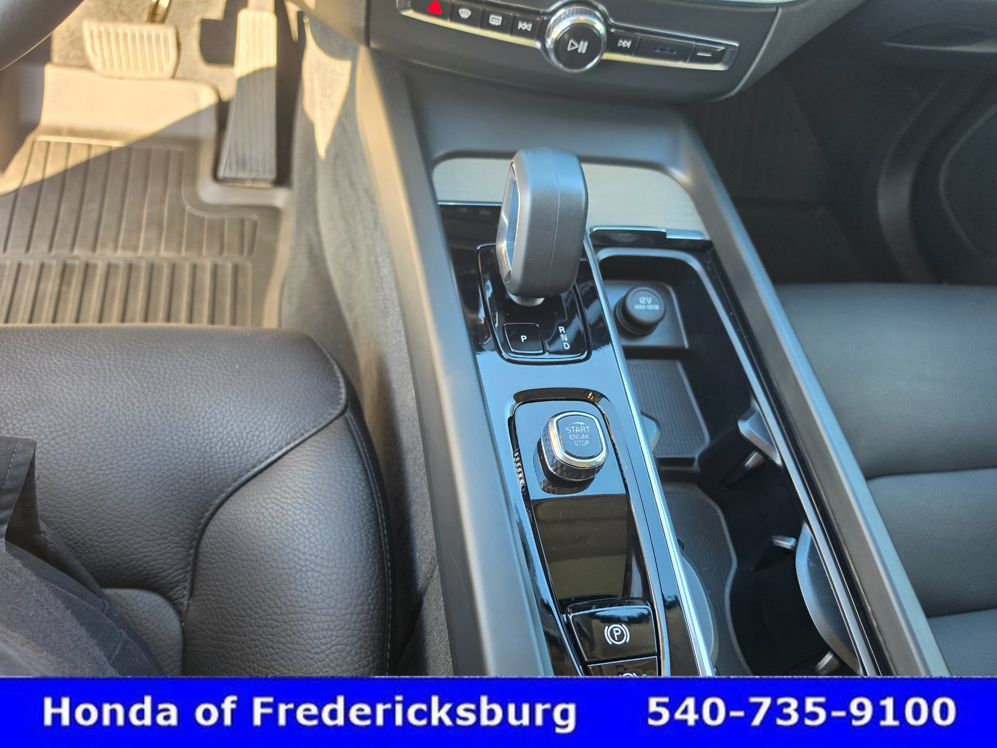 Used 2025 Volvo XC60 T8 Plus w/ Protection Package Premier AWD/4WD image 46