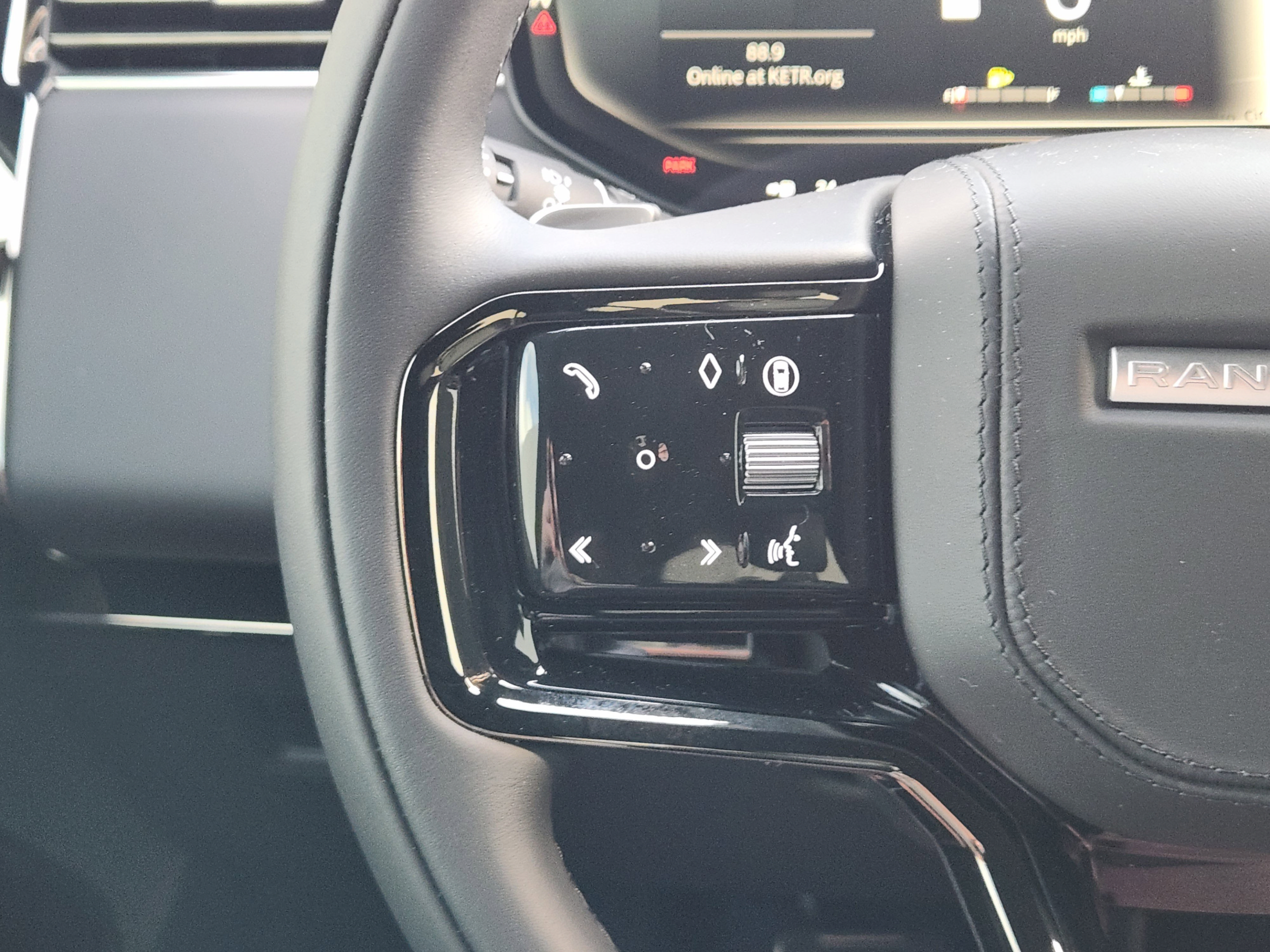 New 2026 Land Rover Range Rover Sport Dynamic SE AWD/4WD image 19