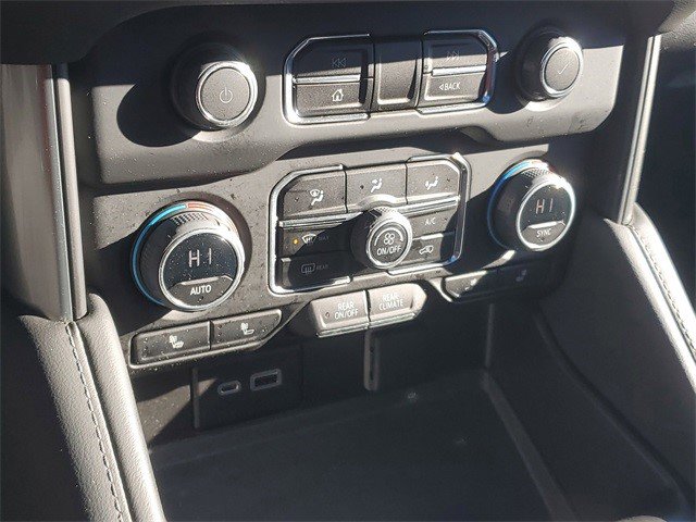 Certified 2023 Chevrolet Suburban Z71 w/ Luxury Package image 27