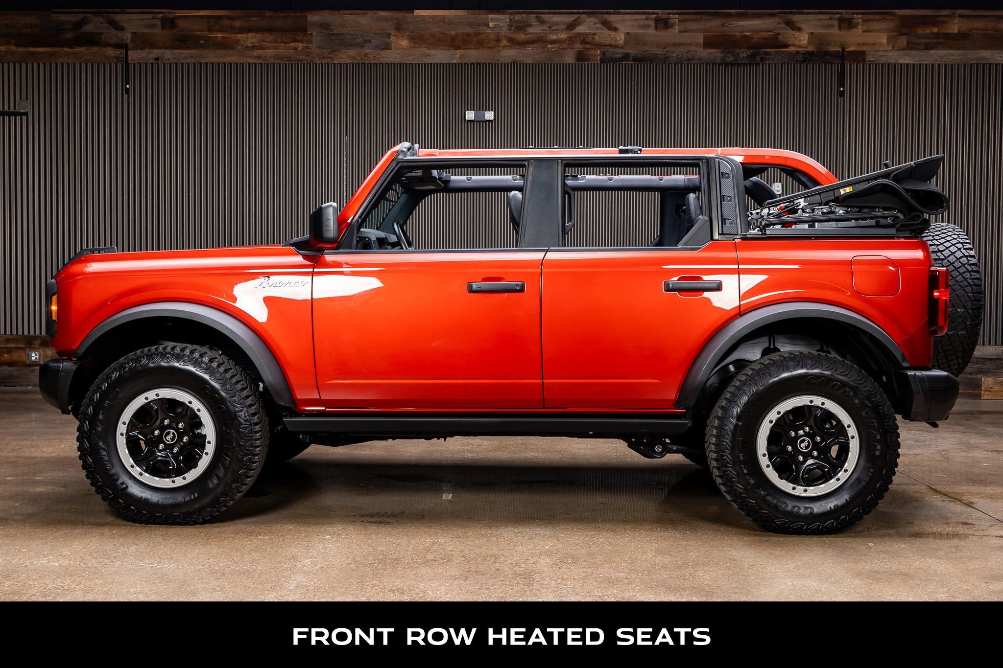 Used 2023 Ford Bronco Black Diamond w/ Sasquatch Package image 9