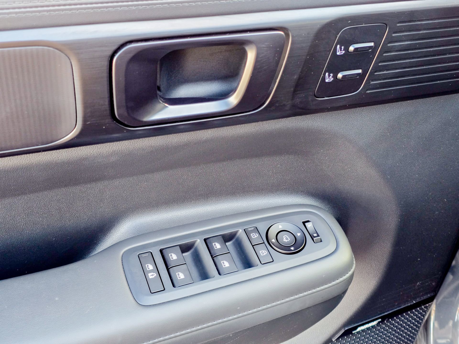 Used 2024 Hyundai Santa Fe Calligraphy image 23