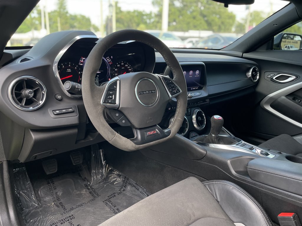 Used 2020 Chevrolet Camaro SS RWD image 7