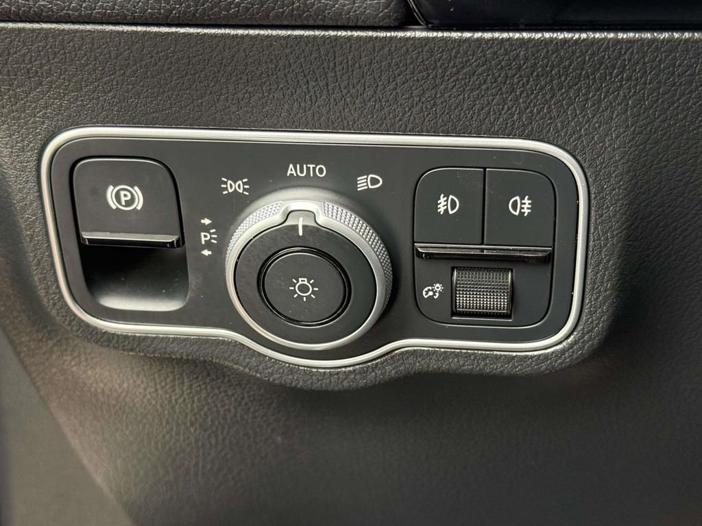 Used 2025 Mercedes-Benz GLA 250 4MATIC image 18
