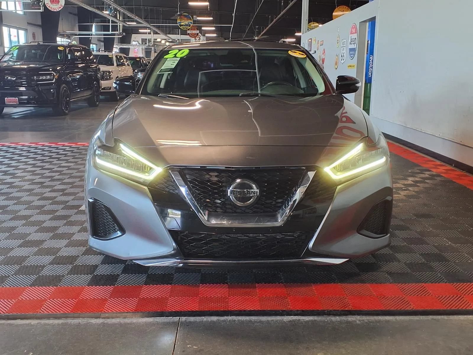 Used 2020 Nissan Maxima 3.5 SV w/ Floor Mat Group FWD image 3