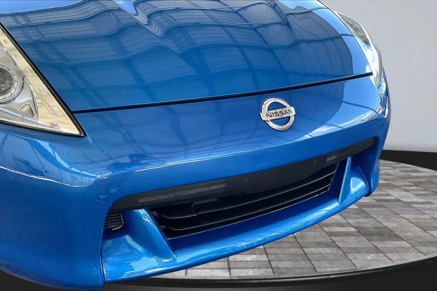 Used 2010 Nissan 370Z Roadster RWD image 26