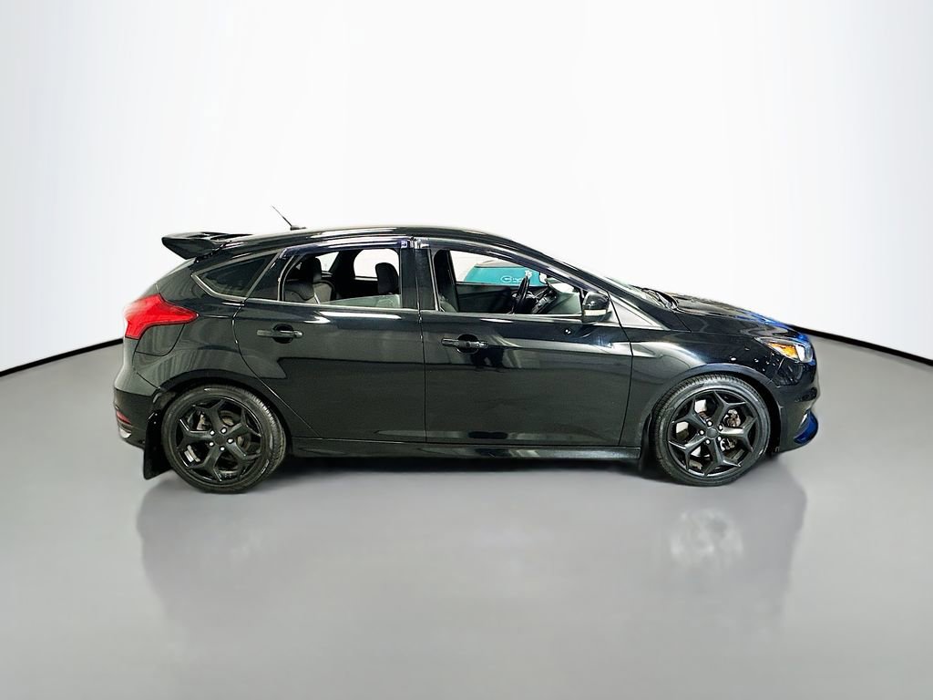 Used 2016 Ford Focus ST image 9