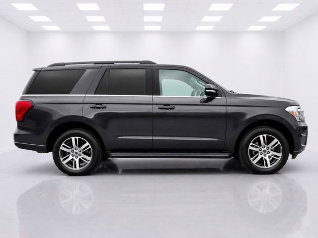Used 2023 Ford Expedition XLT AWD/4WD image 4