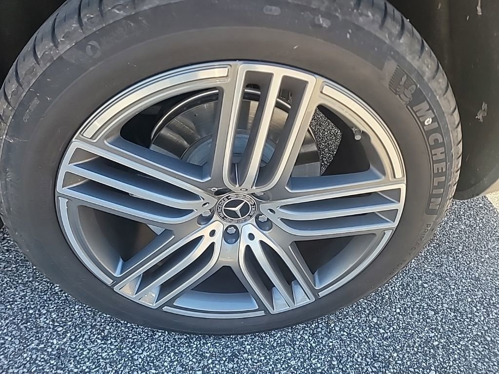 Used 2025 Mercedes-Benz GLS 450 4MATIC image 7