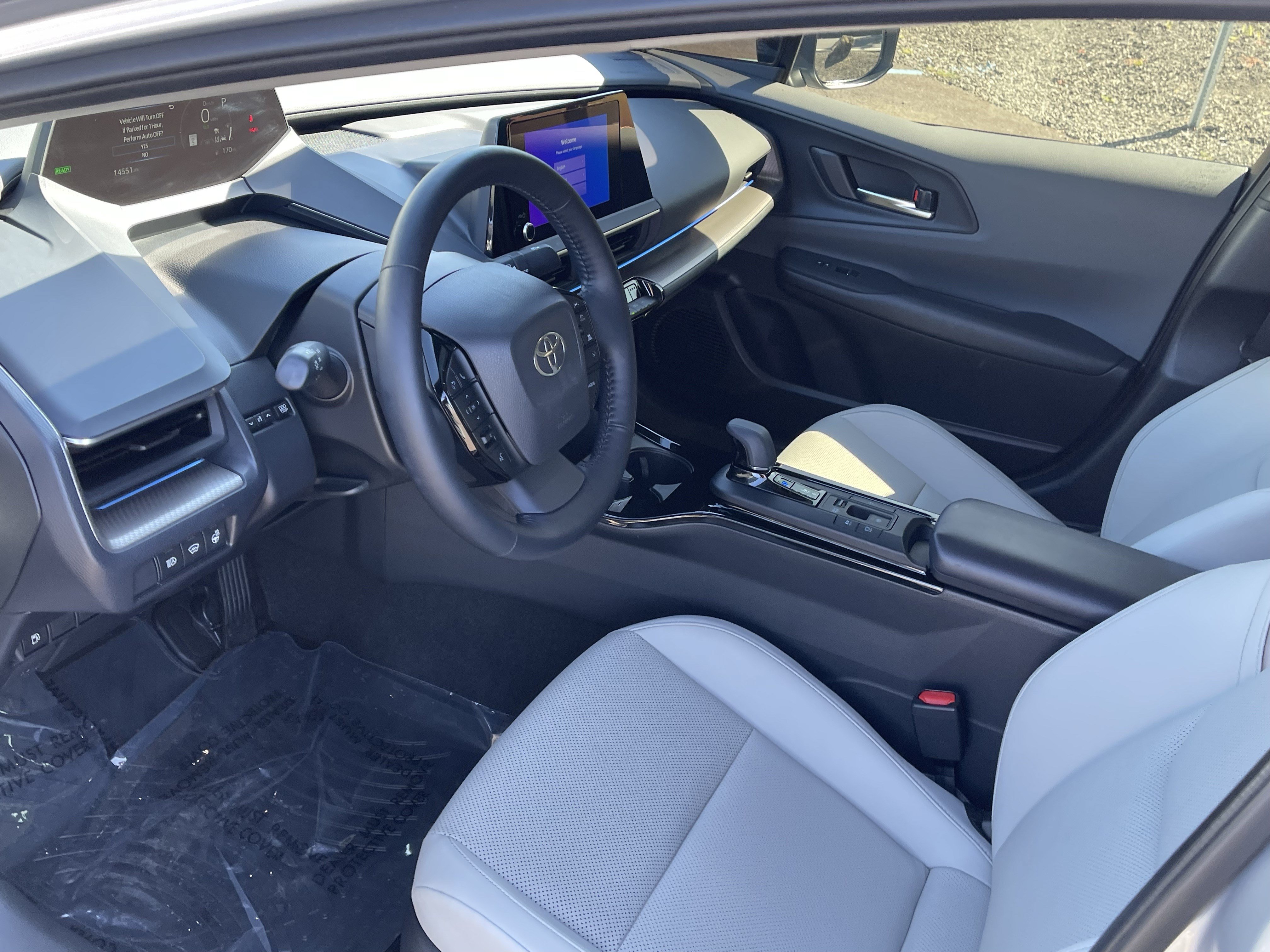 Used 2024 Toyota Prius XLE FWD image 10
