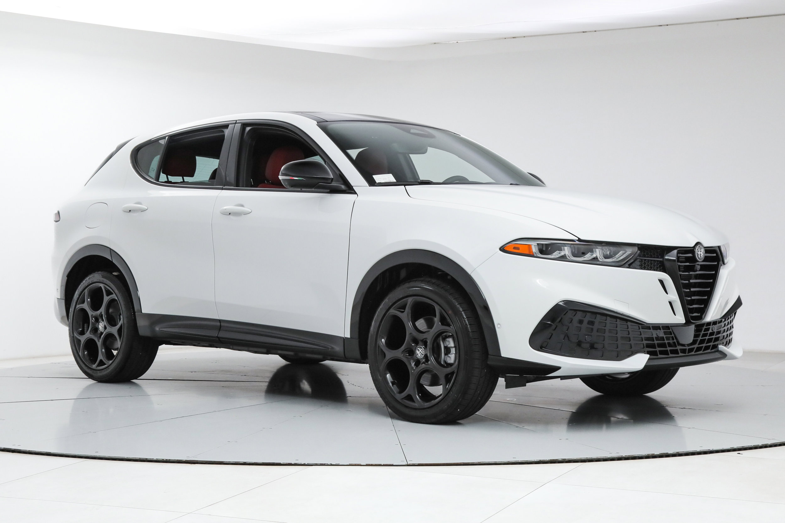 New 2026 Alfa Romeo Tonale Sprint w/ Red Premium Package image 7