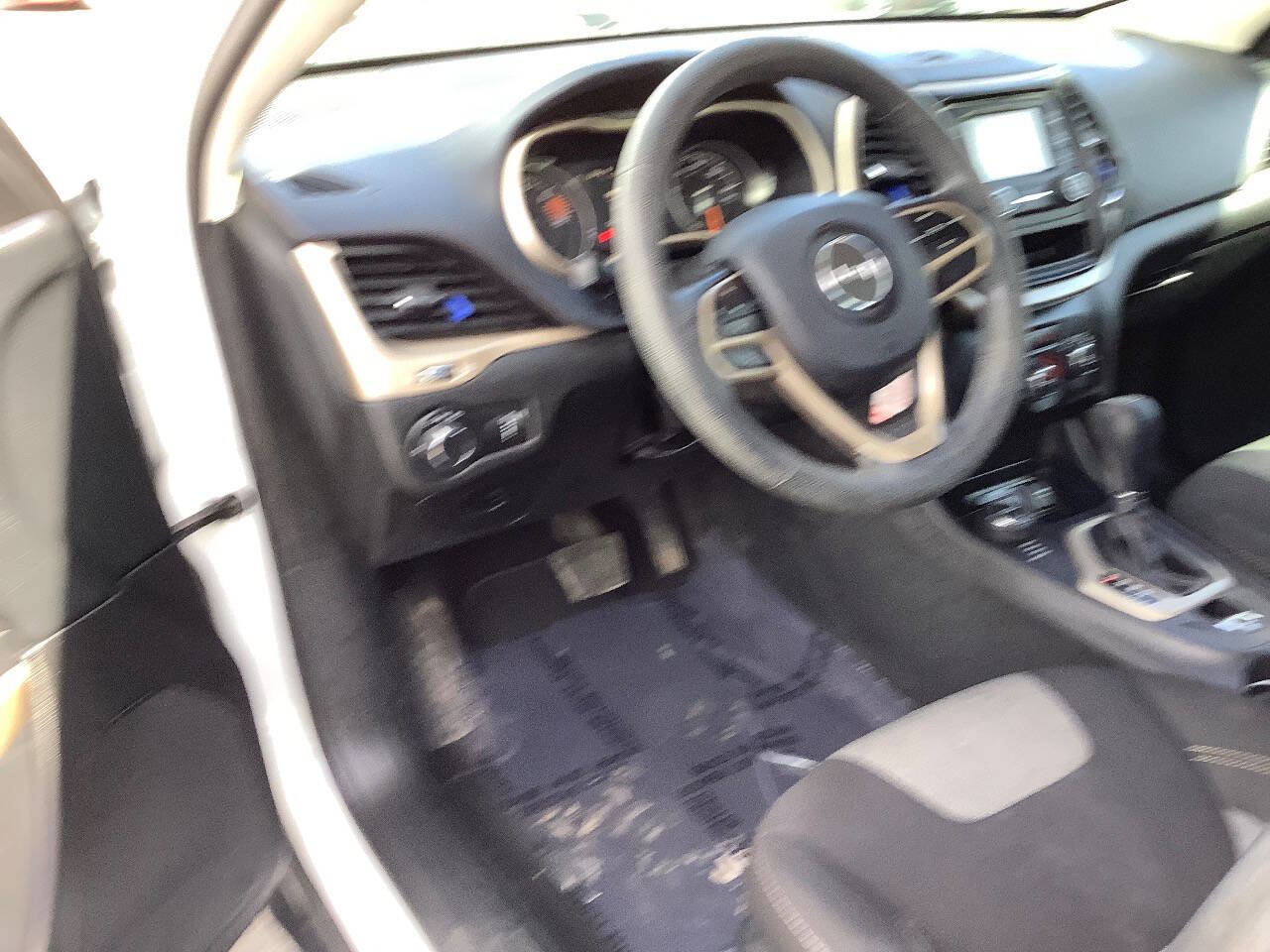 Used 2017 Jeep Cherokee Sport w/ Trailer Tow Group image 29