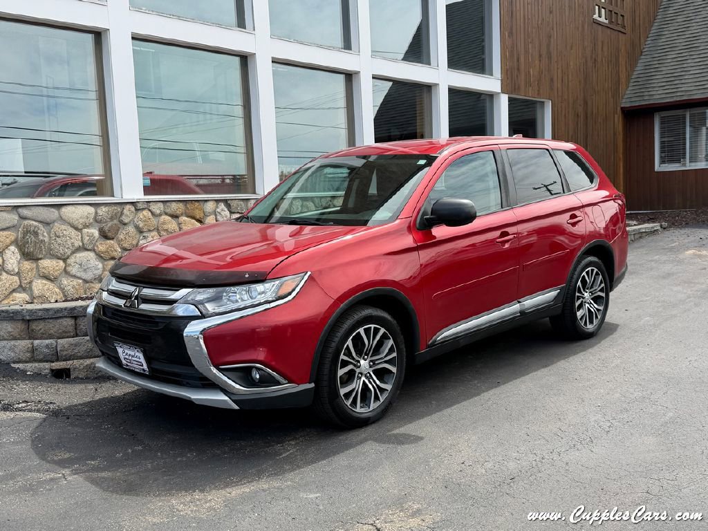 Used 2017 Mitsubishi Outlander ES AWD/4WD image 1