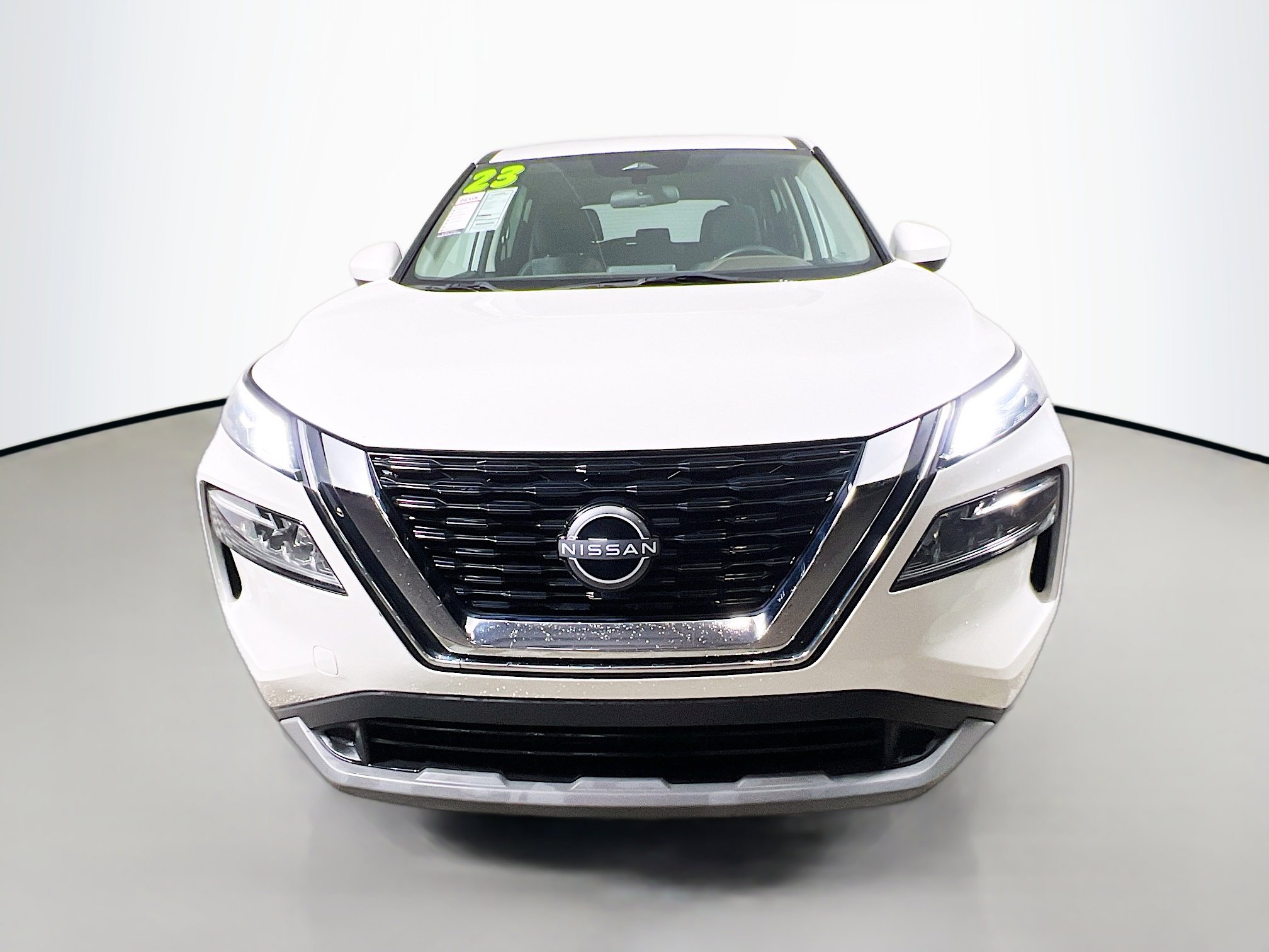 Used 2023 Nissan Rogue SV image 11