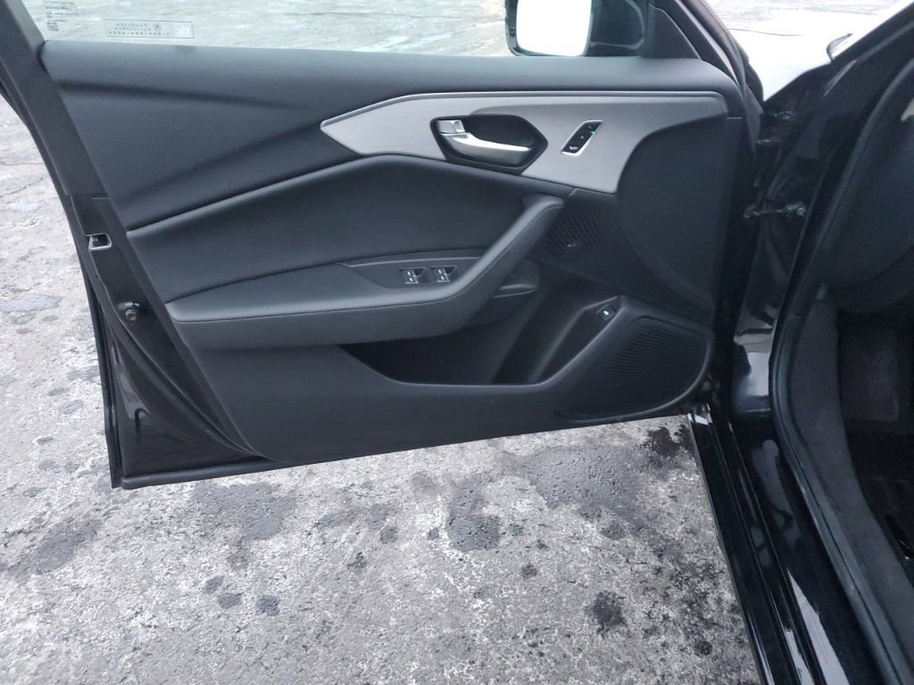 Used 2023 Acura TLX image 12