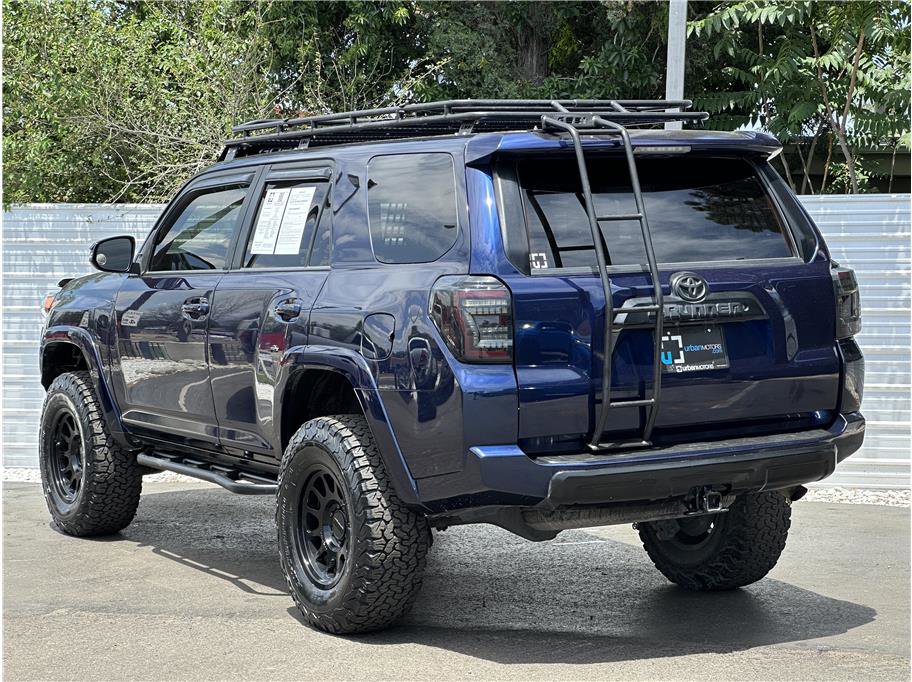 Used 2017 Toyota 4Runner TRD Off-Road Premium AWD/4WD image 3