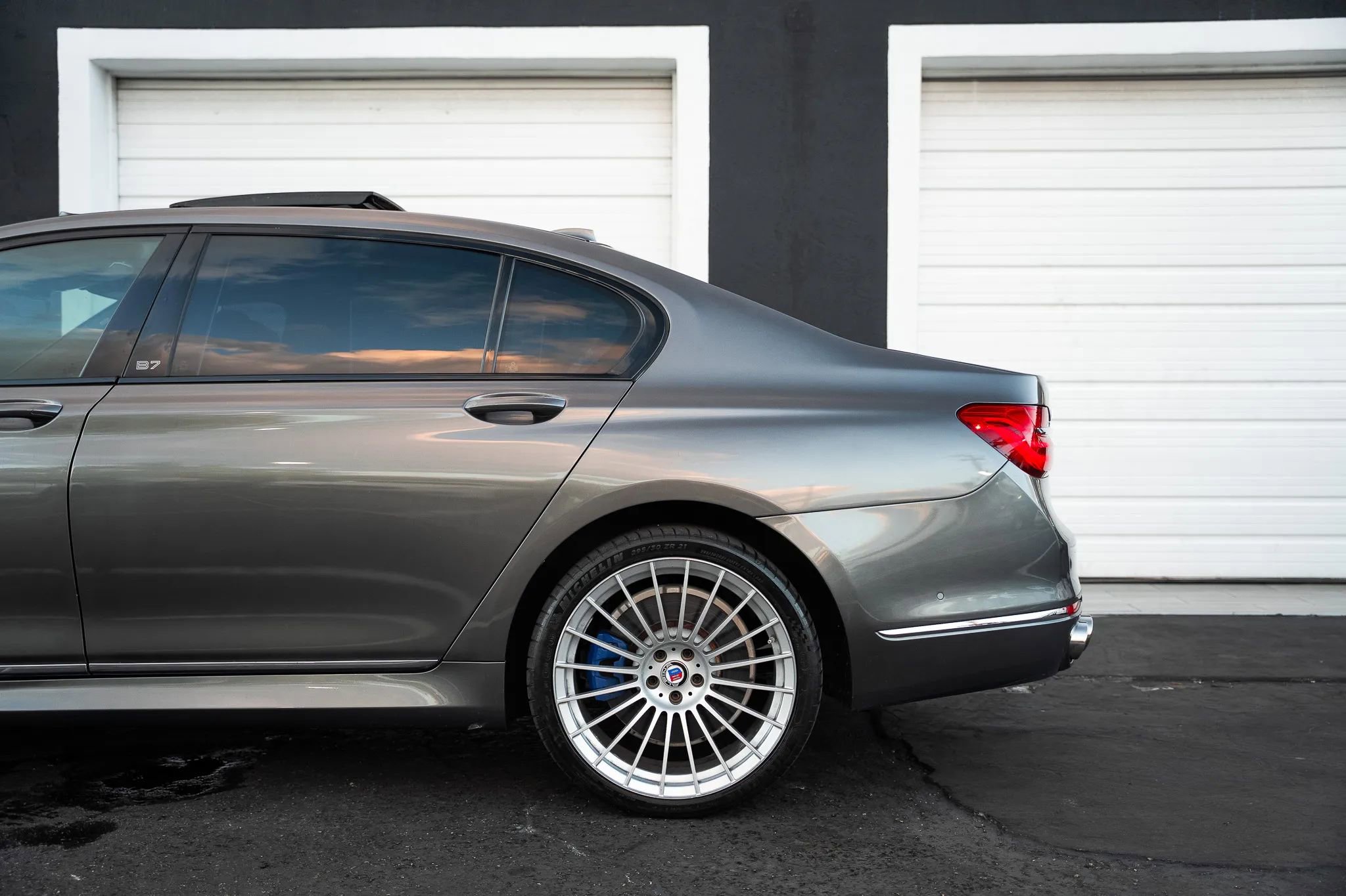 Used 2018 BMW ALPINA B7 xDrive w/ Luxury Rear Seating Package image 12
