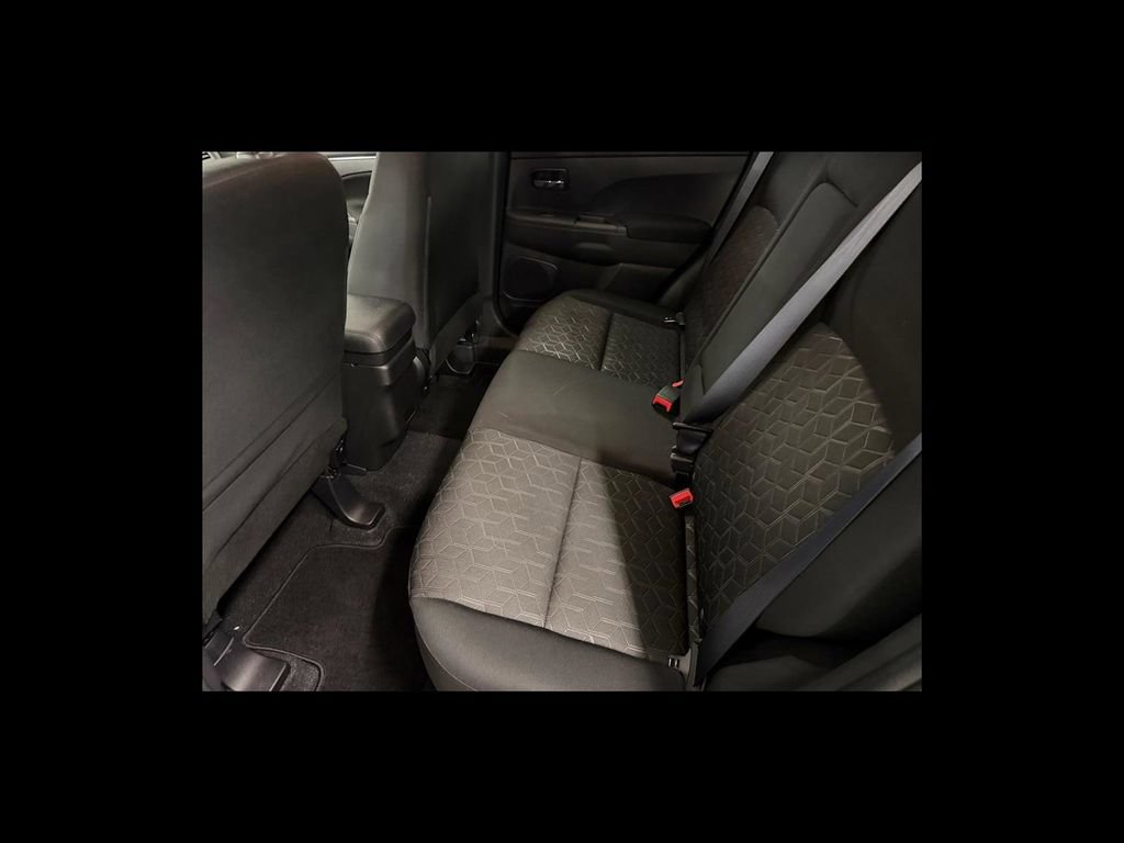 Used 2025 Mitsubishi Outlander Sport ES AWD/4WD image 17