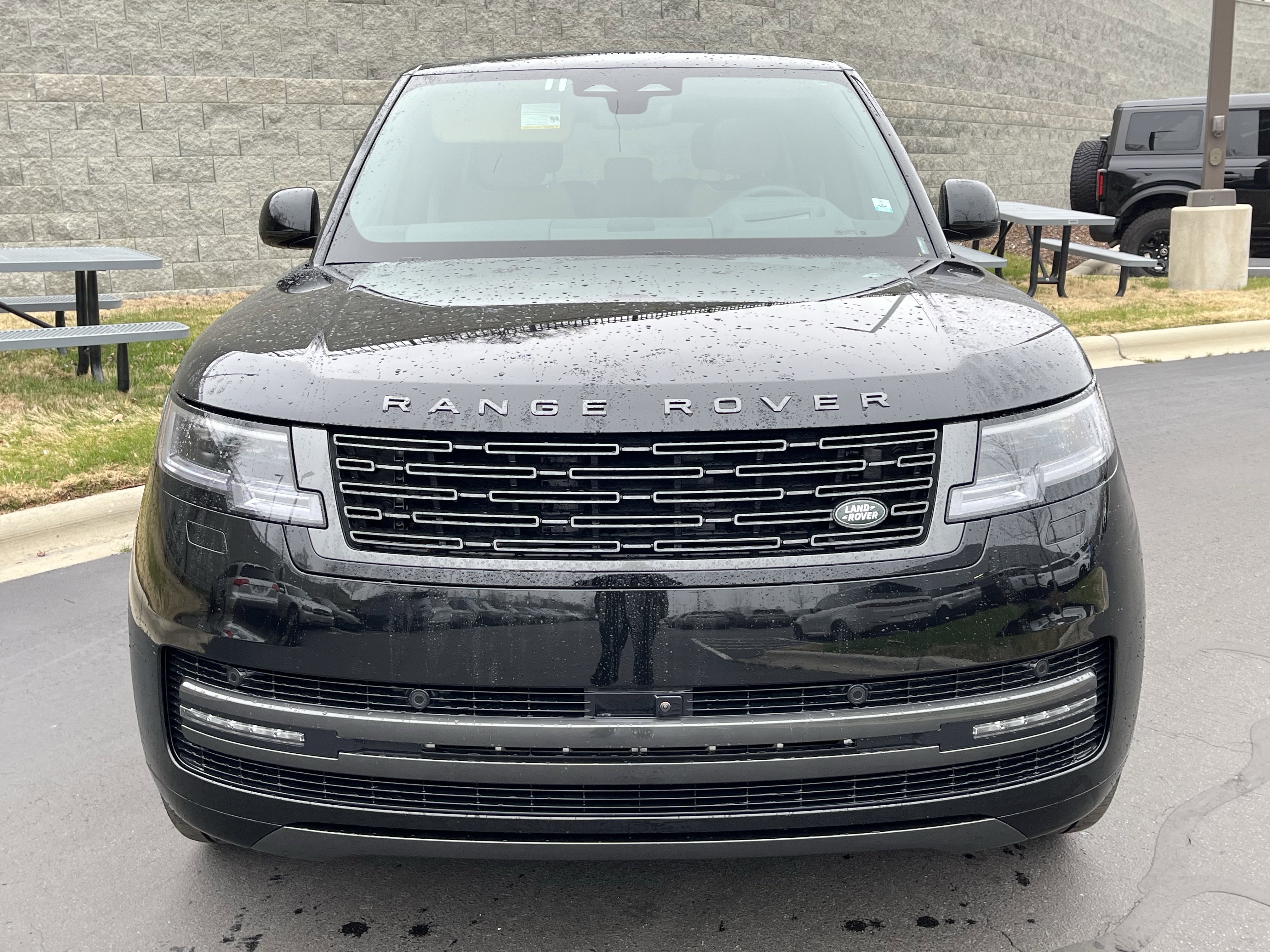 Certified 2025 Land Rover Range Rover SE image 10