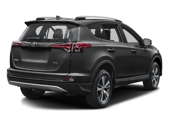 Used 2017 Toyota RAV4 XLE FWD image 2