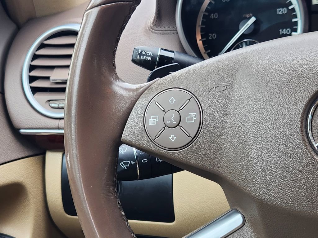 Used 2012 Mercedes-Benz GL 450 4MATIC image 26